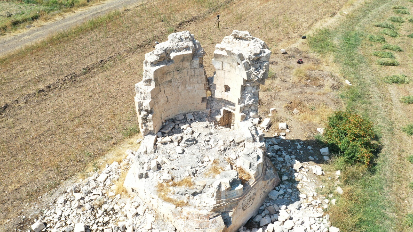 aw022230-04.jpg