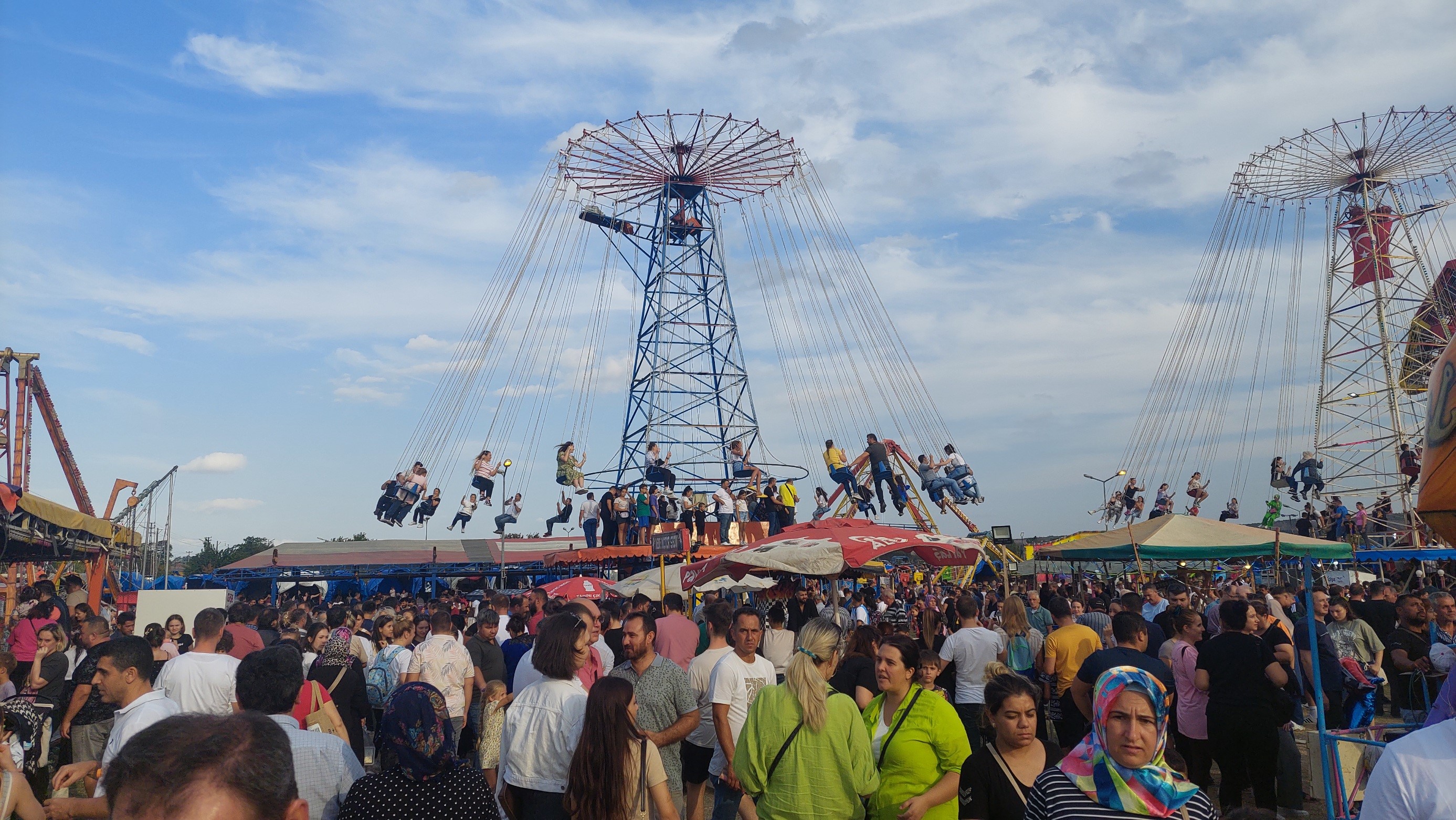 aw032602-08.jpg