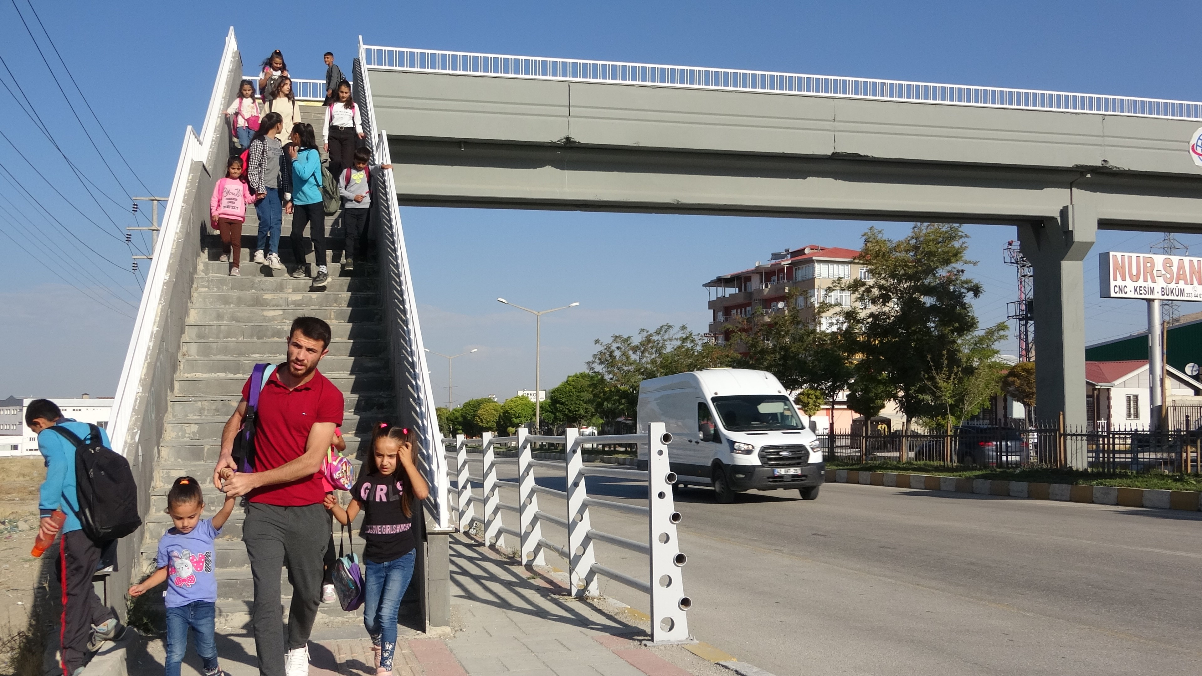 aw037323-04.jpg