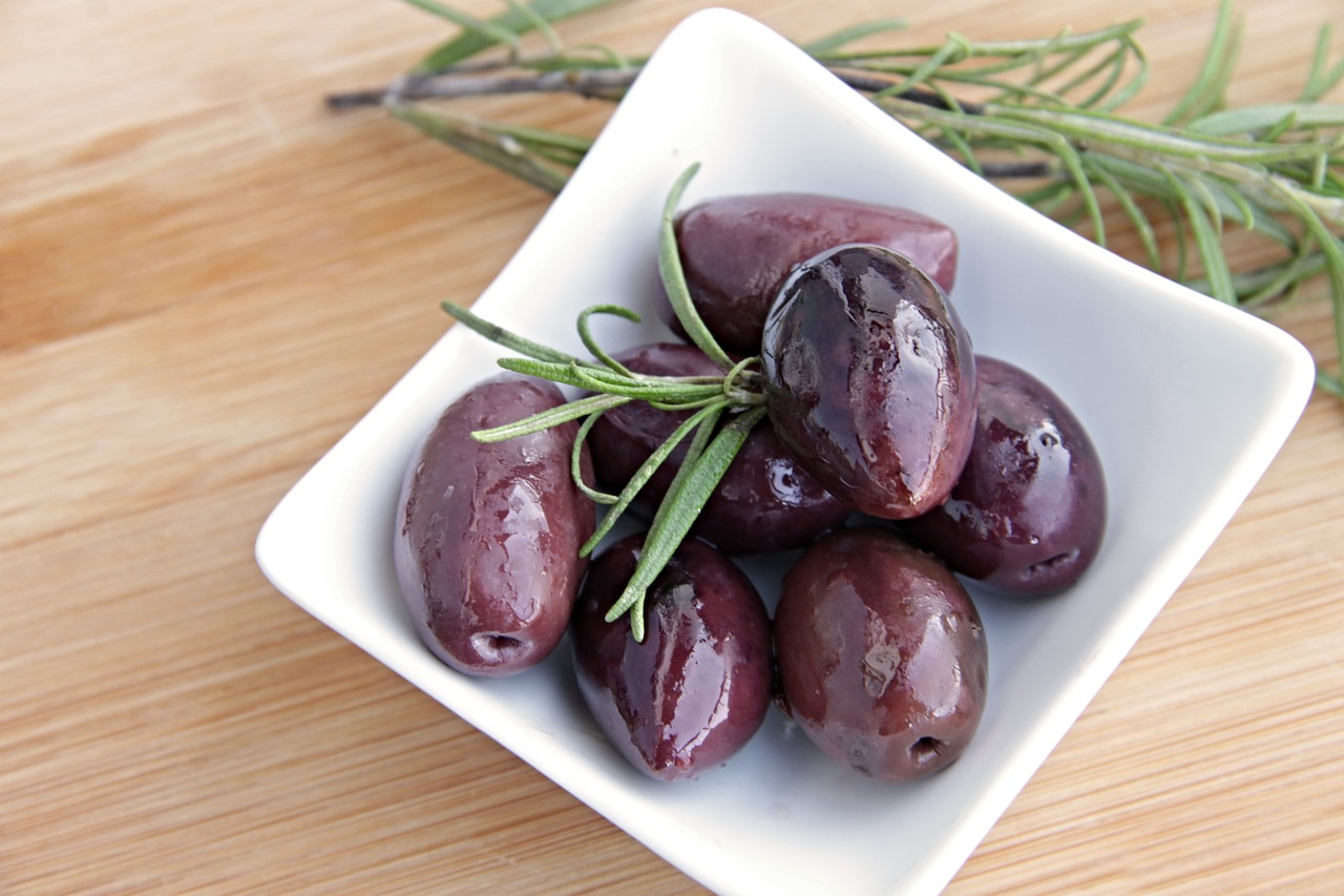 olives-3191245-1280.jpg