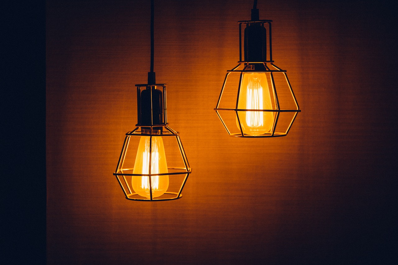 light-bulbs-1603766-1280.jpg