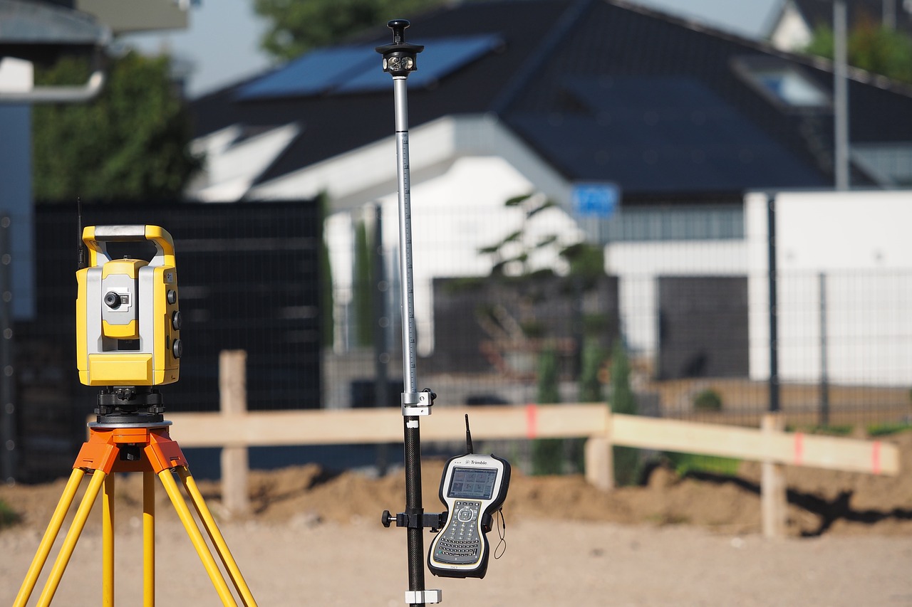 surveying-4204840-1280.jpg