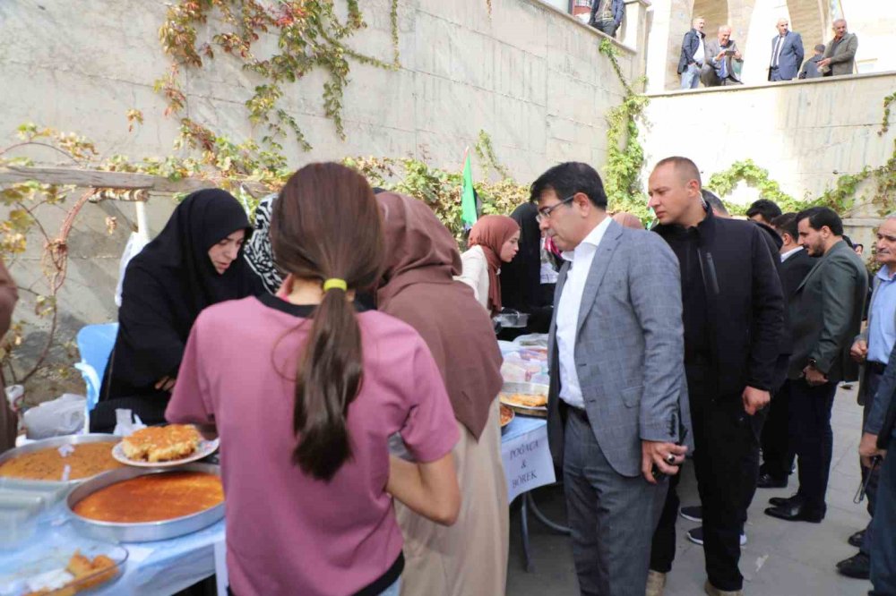 Hakkari'de kurulan bu çarşıya ilgi büyük oldu! Çevre ilçelerden akın akın ziyaret var