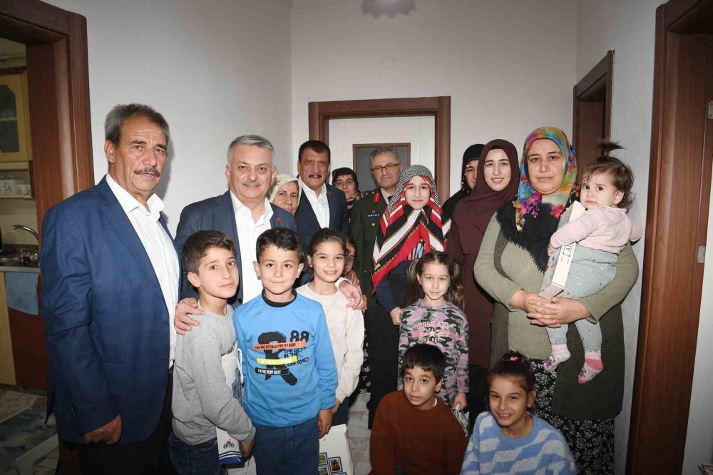 100 yaşını geçmiş vatandaşlara anlamlı ziyaret! Hepsi son felaketi de görmüşlerdi