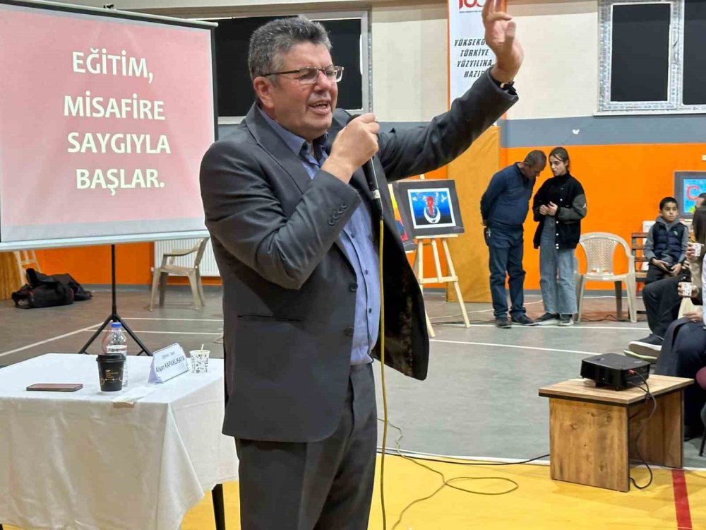 Hakkari'de ses getiren etkinlik! Tüm Yüksekova halkının diline düşen söyleşi
