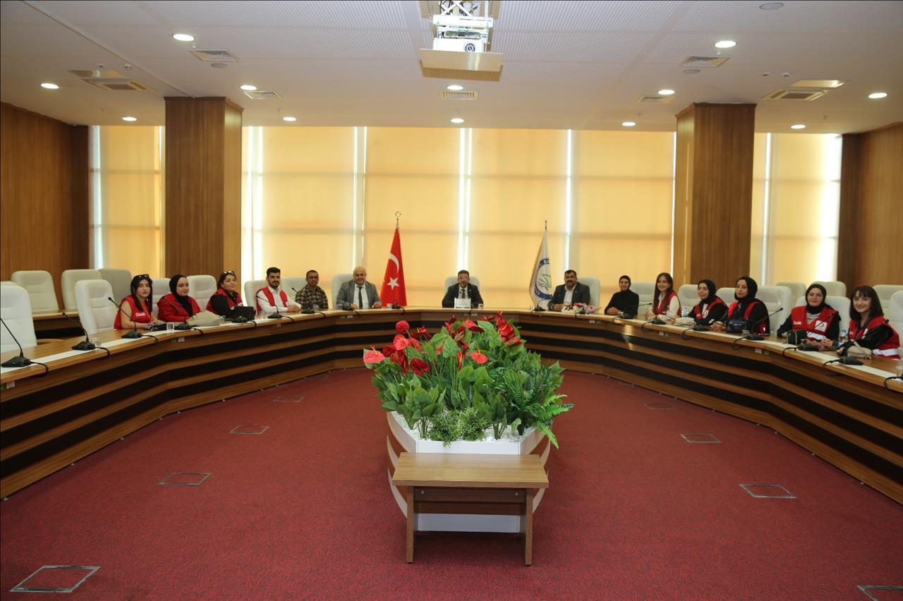 turkiye-kizilay-sirnak-subesinden-rektorumuze-ziyaret-a7c5de47-03b8-4111-8124-b43de70de99d.jpg