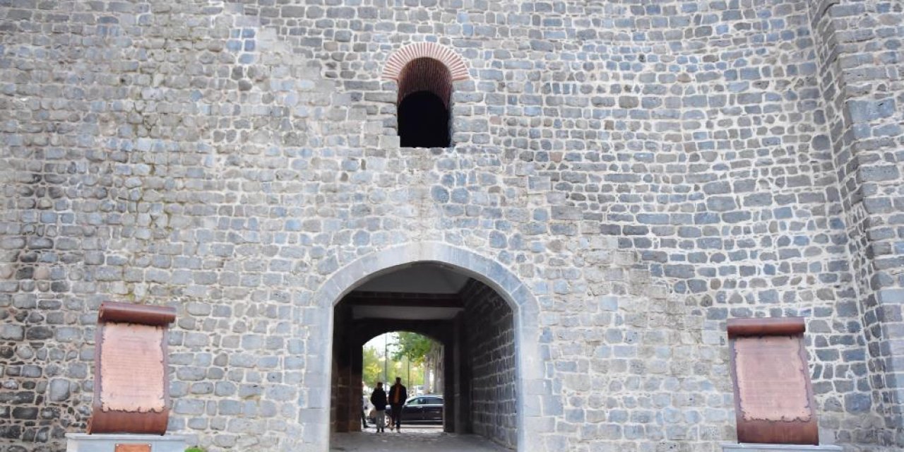 aw089030-03.jpg