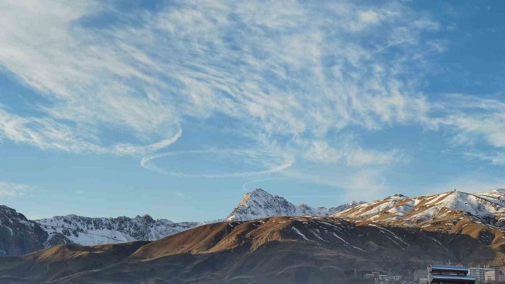 Hakkari semalarında görüldü: Görüntüyü görenler hemen telefona sarıldılar
