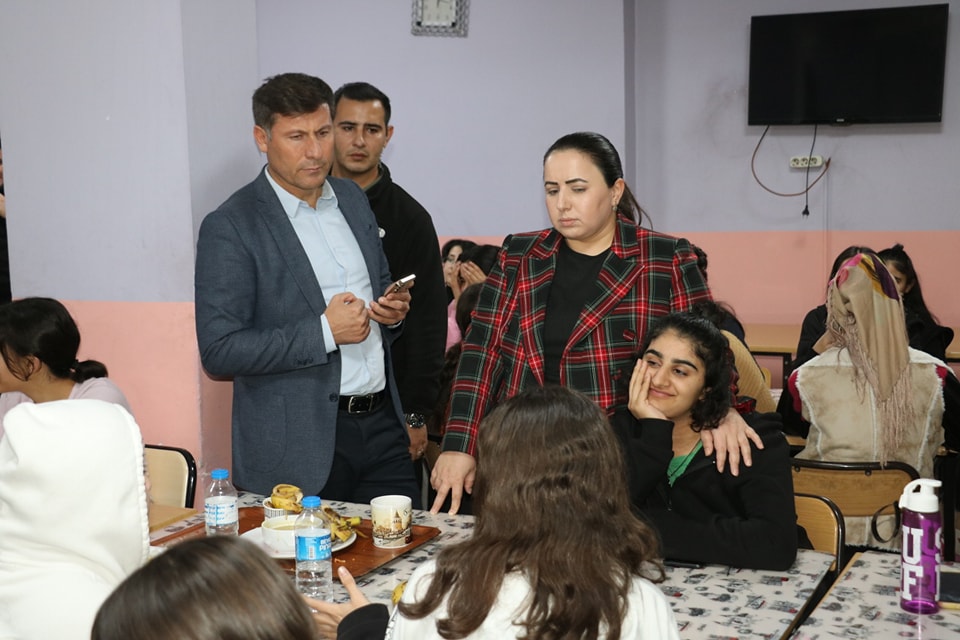 kaymakam-demir-ogrenci-yurdundaki-ogrencilerle-biraraya-geldi-1.jpg