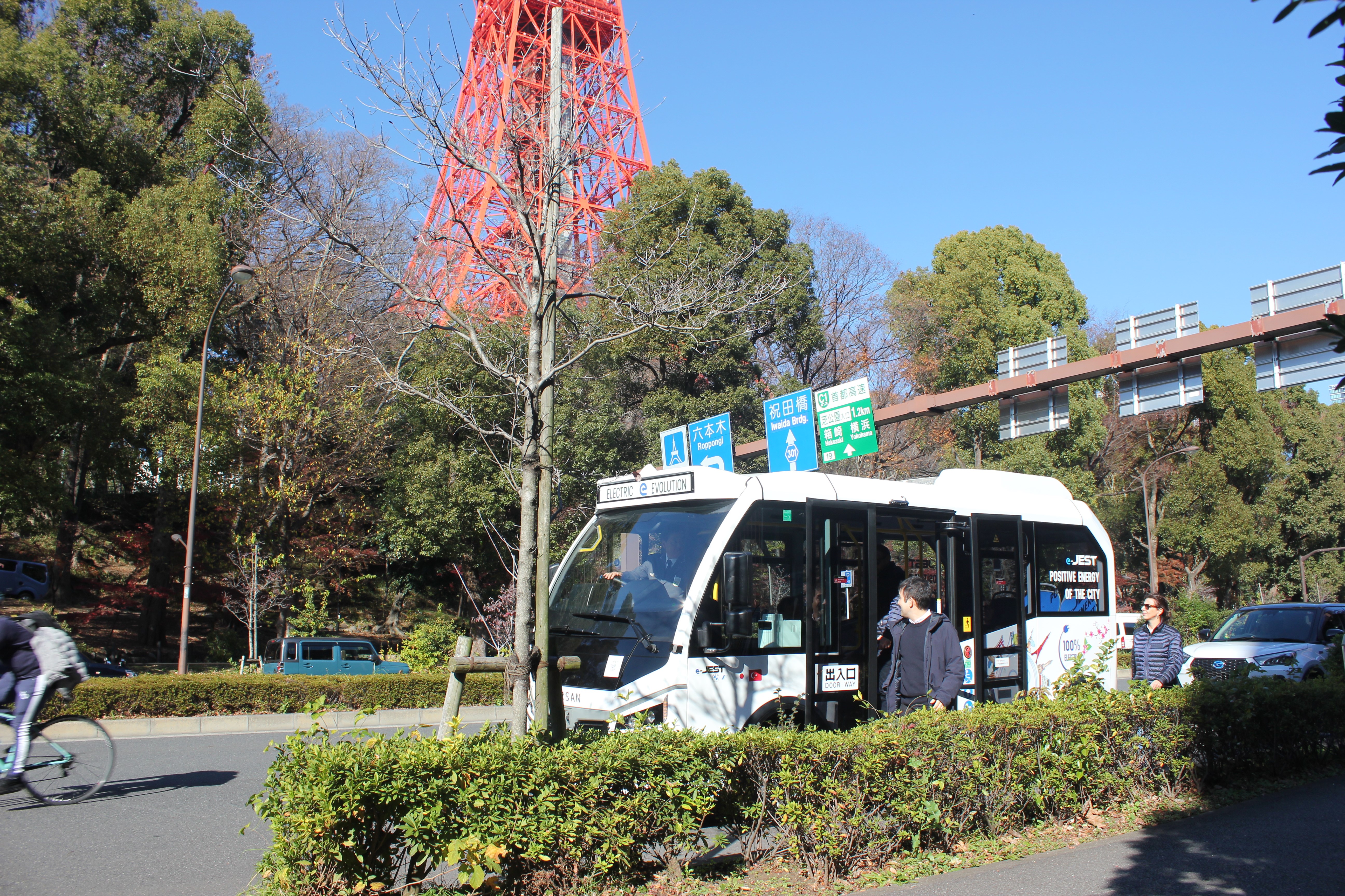 aw103008-04.jpg