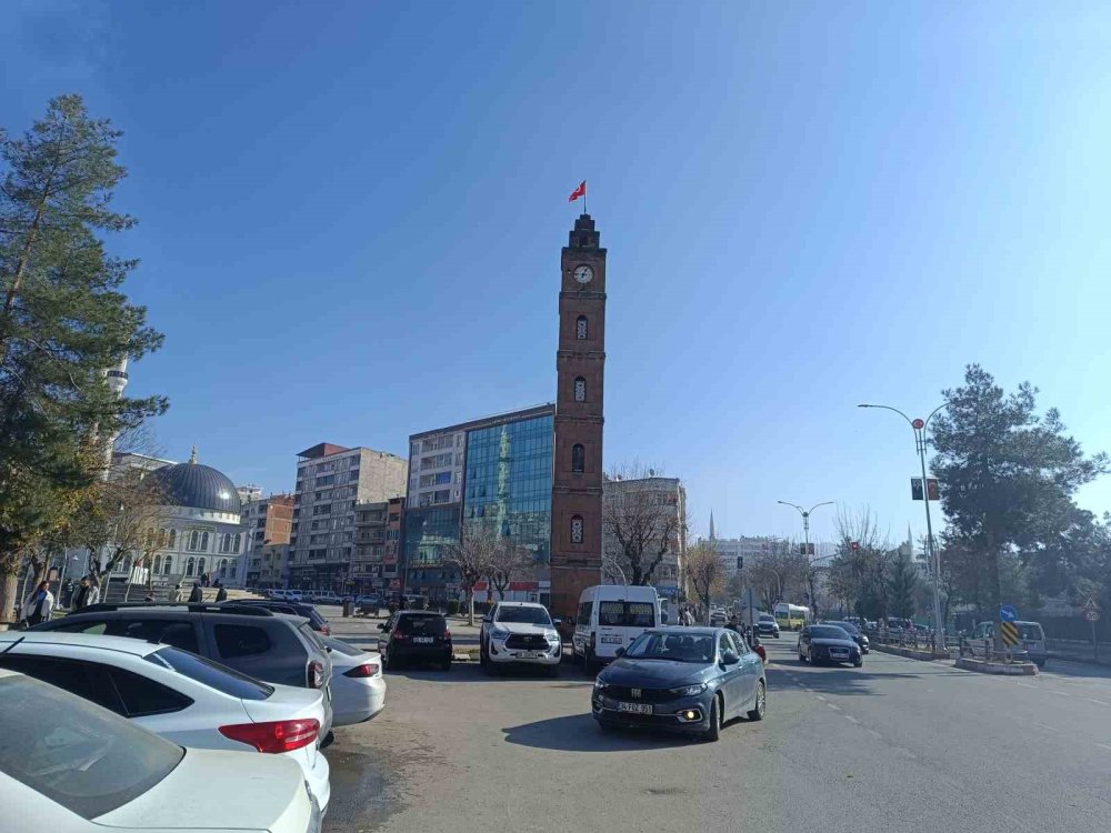 Siirt’te 1000 yıllık saat 5 yıl aradan sonra yeniden aktif hale getirildi