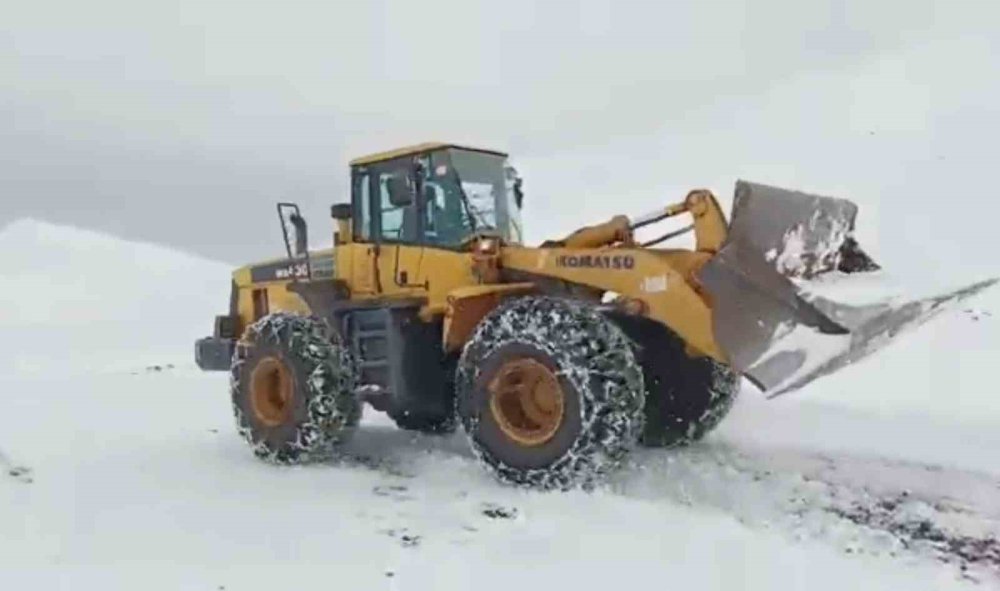 Siirt'te çok sayıda köy yolu ulaşıma kapatılmıştı! Hepsi açıldı