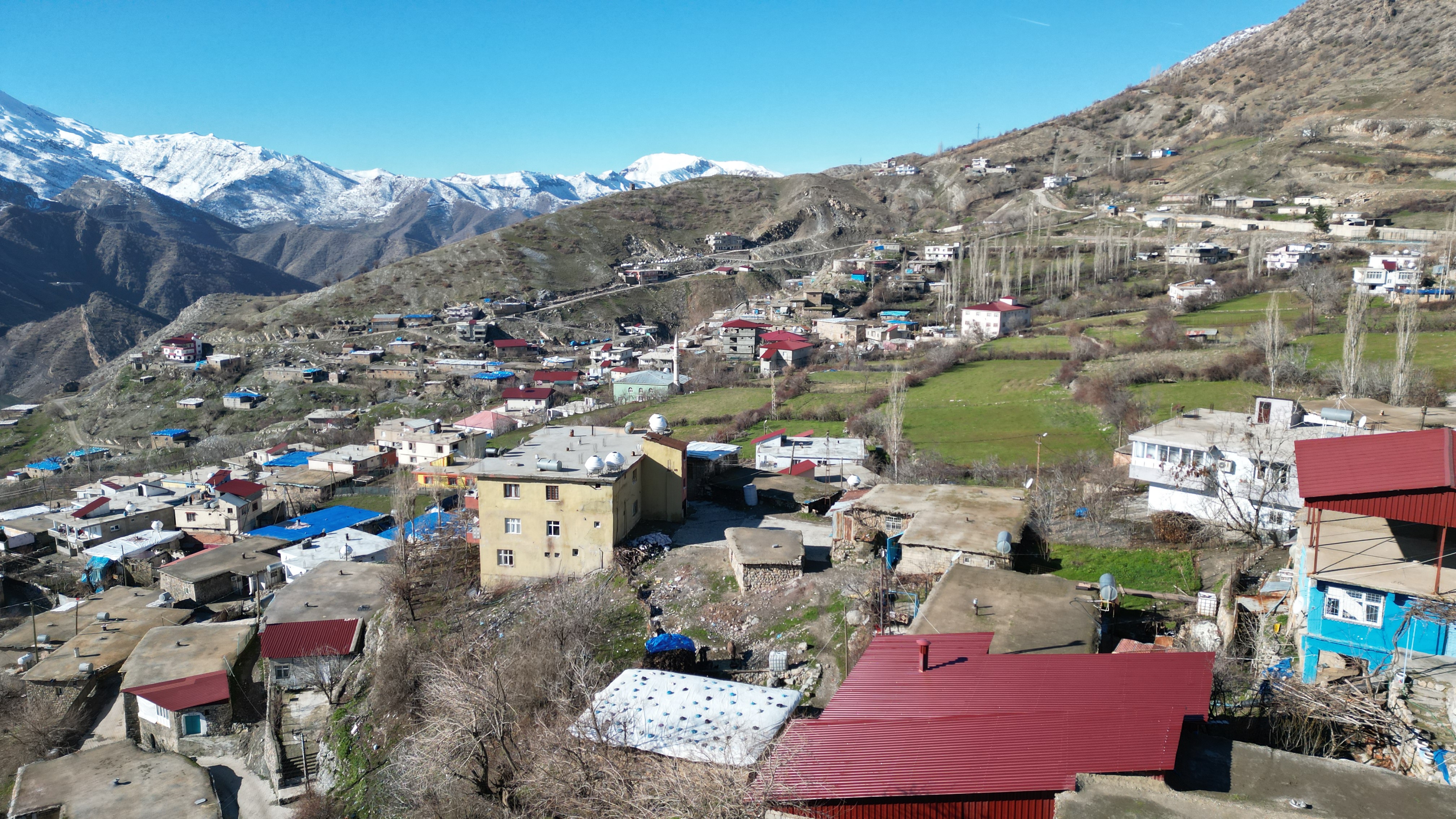 aw124612-02-1.jpg