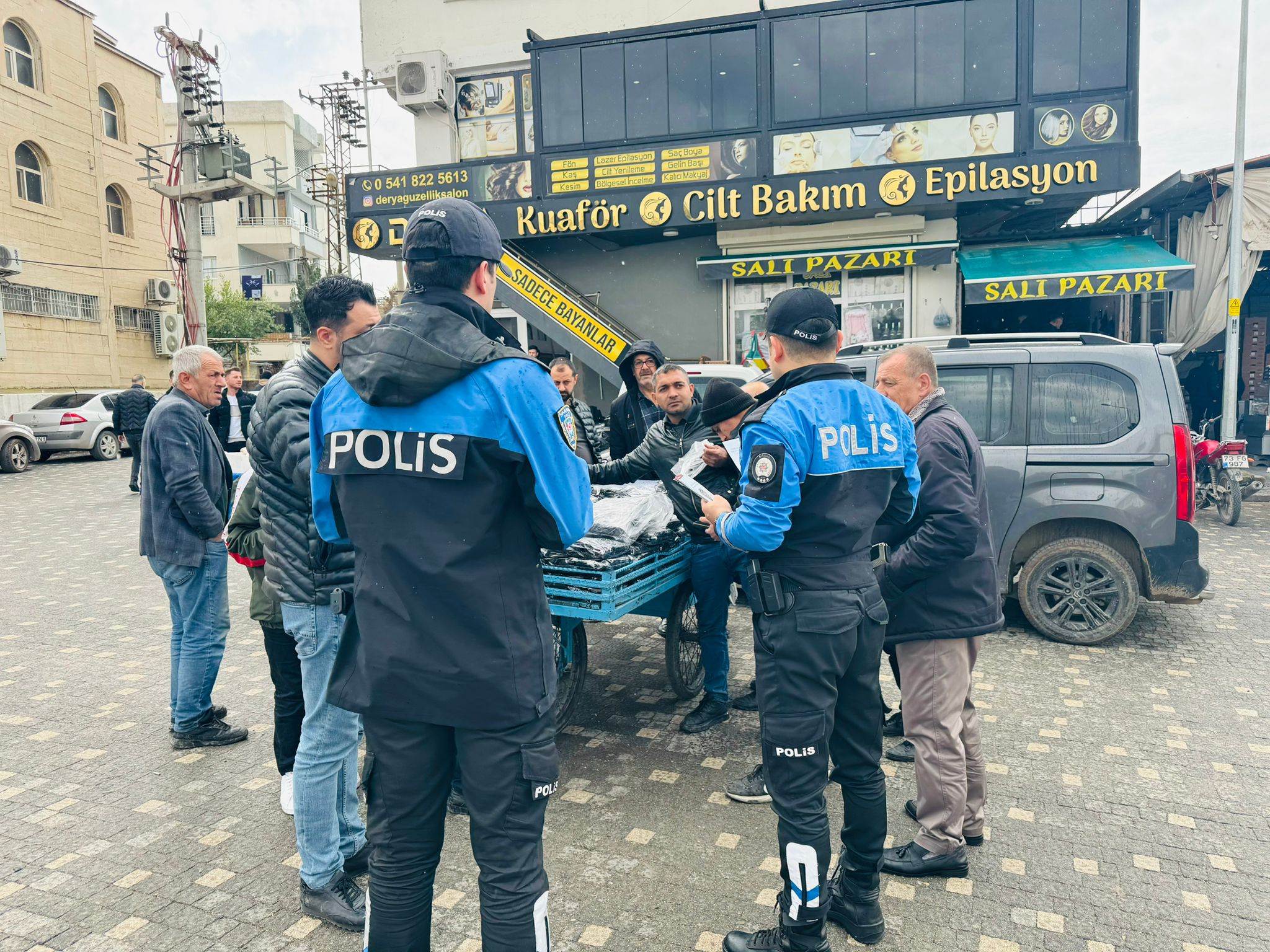 cizre-polisi-iletisim-yolu-ile-dolandiriciliga-karsi-vatandaslari-uyardi-3.jpeg