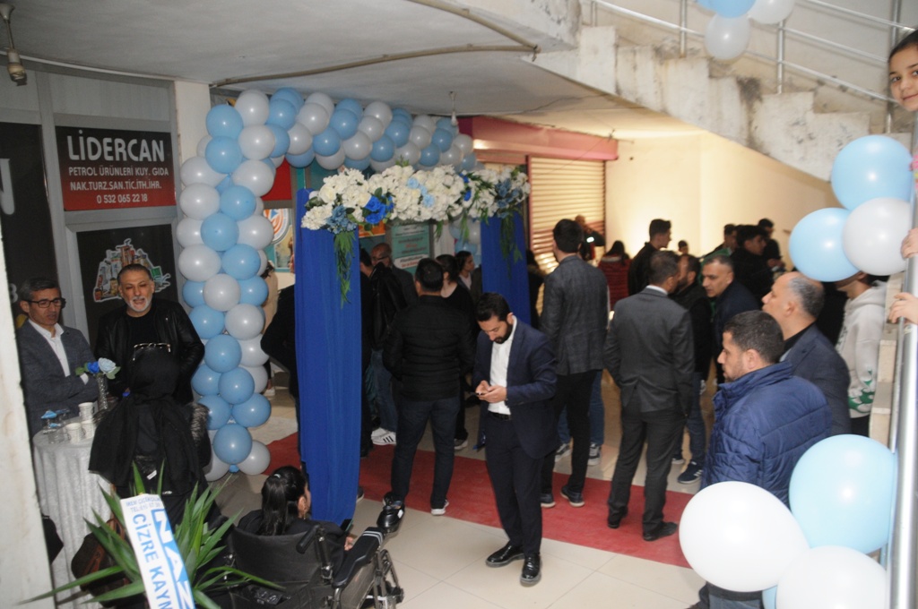 cizrede-otizm-yardimlasma-ve-dayanisma-dernegi-acildi-3.jpg