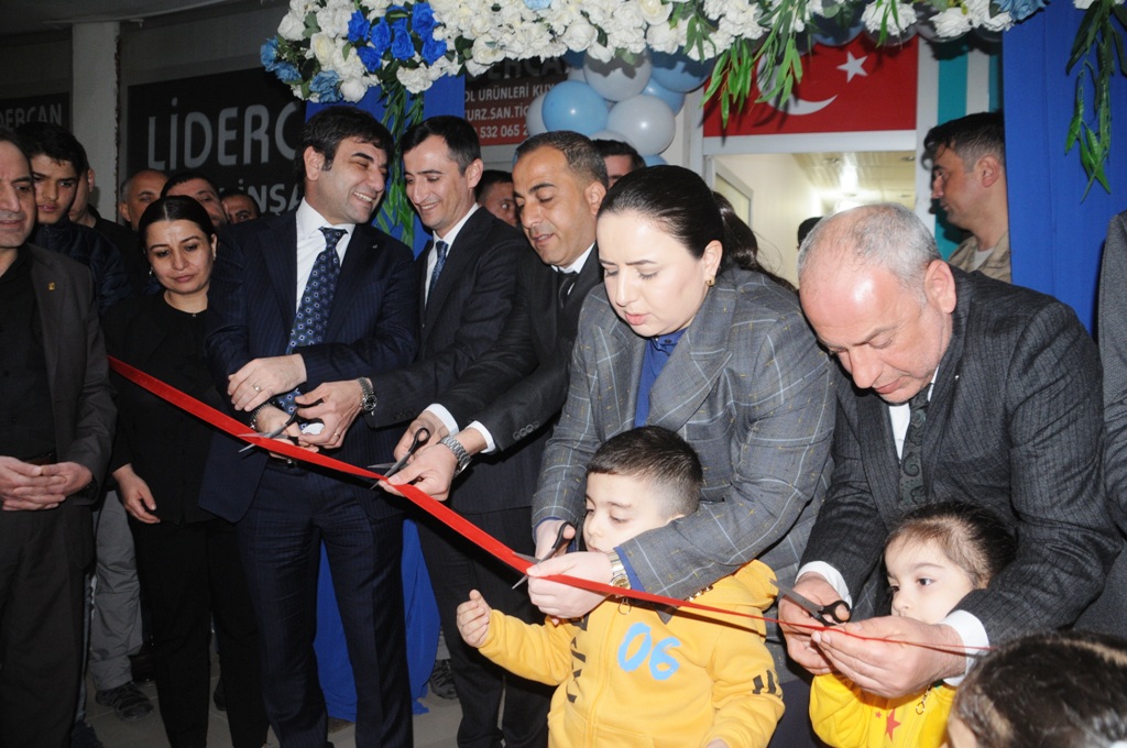 cizrede-otizm-yardimlasma-ve-dayanisma-dernegi-acildi-5.jpg