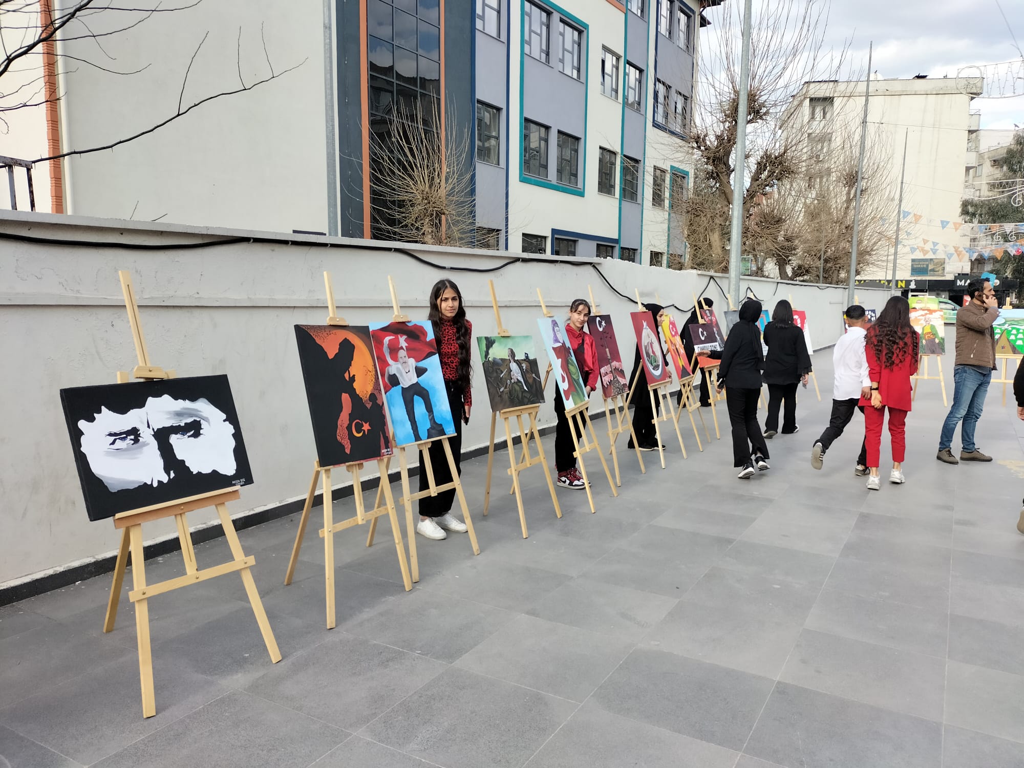 cizrede-canakkale-zaferi-konulu-resim-sergisi-acildi-1.jpeg