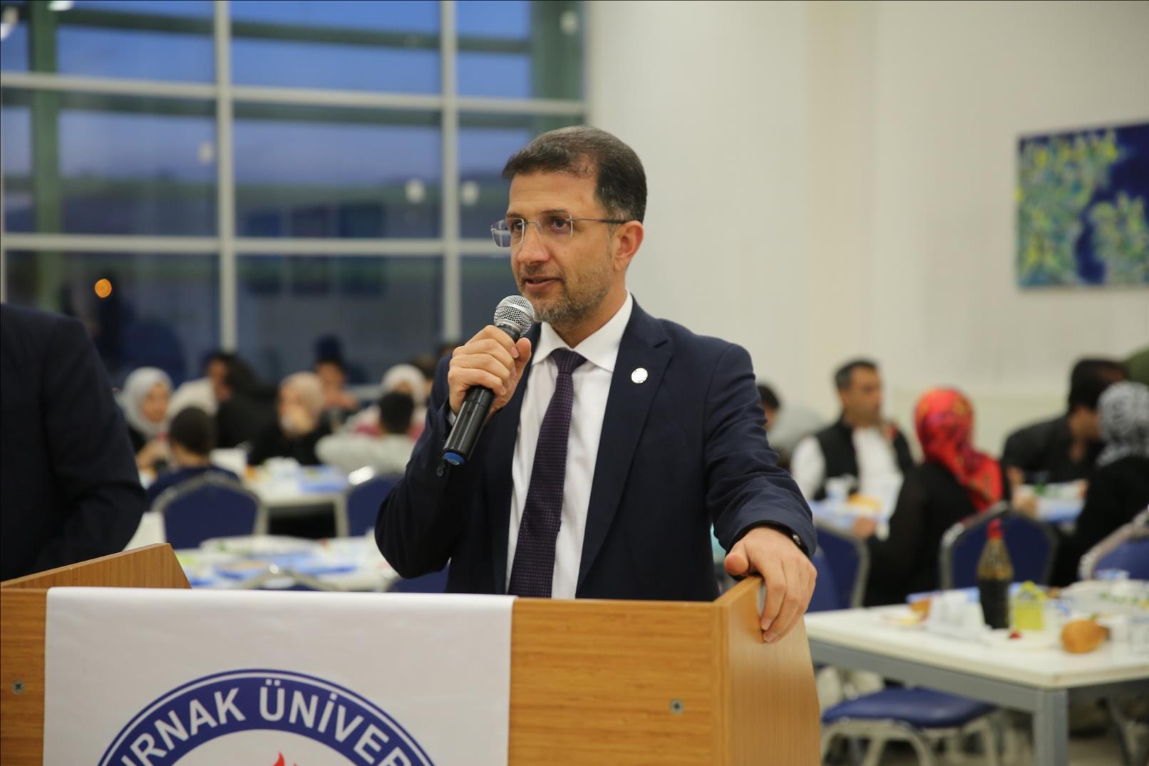 rektorumuz-akademik-ve-idari-personelle-iftar-yemeginde-bir-araya-geldi-9d1fa18c-c354-42e7-8b81-68d0d75a2b95.jpg