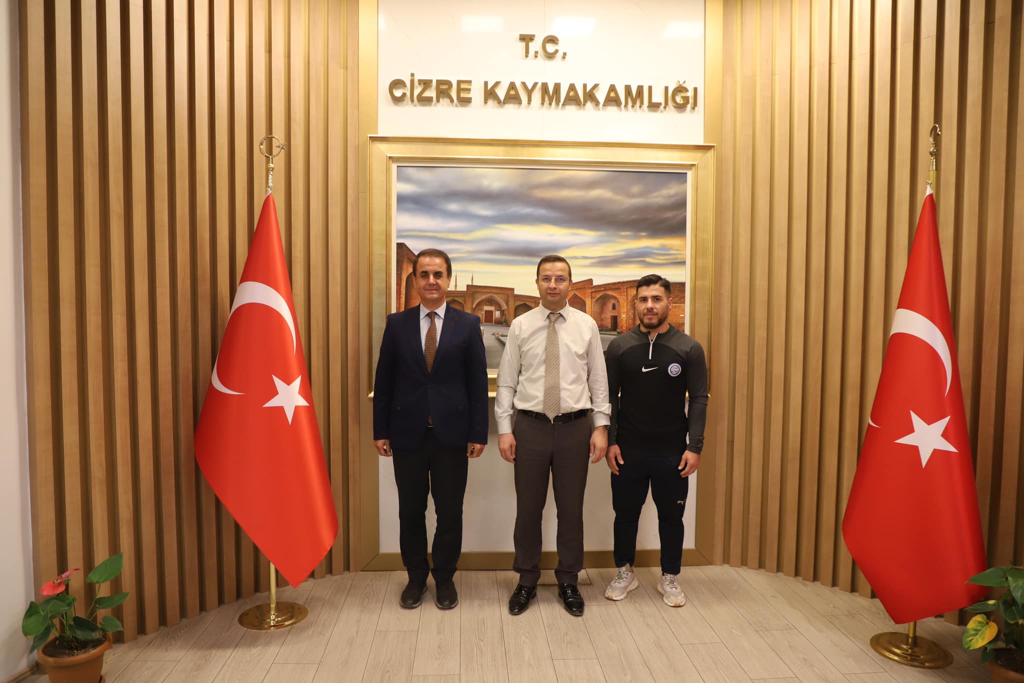 dunya-sampiyonu-milli-guresciden-kaymakam-baycara-ziyaret-2.jpg