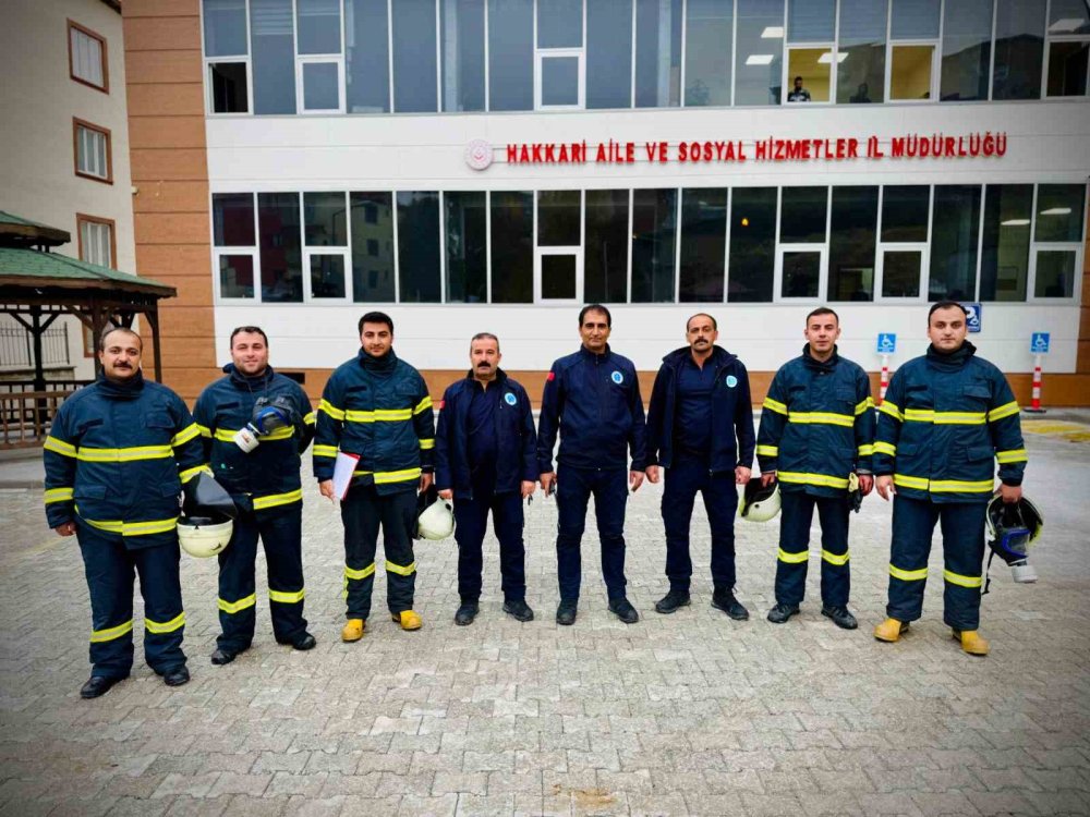 Hakkari’de gerçeği aratmayan deprem tatbikatı