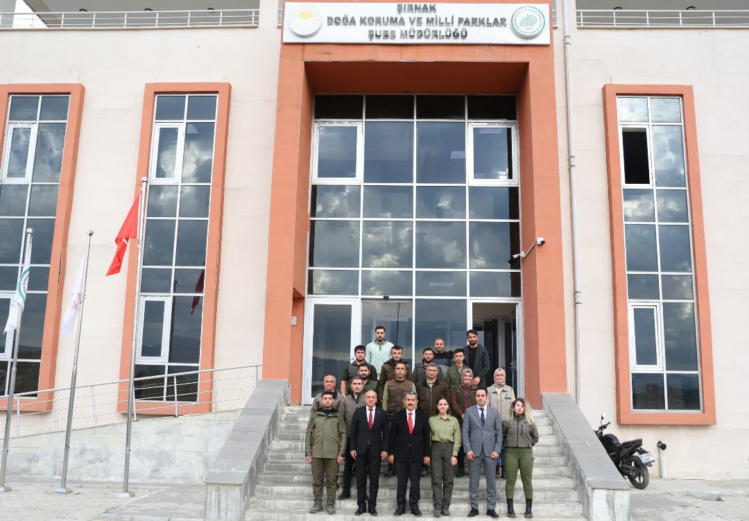 valimiz-birol-ekici-sirnak-doga-koruma-ve-milli-parklar-sube-mudurlugunu-ziyaret-etti-vali-ekici-yurutulen-calismalara-iliskin-il-muduru-orhan-kalaydan-bilgi-aldi-sirnak-doga-koruma-ve-milli-parklar-sube-mudur.webp