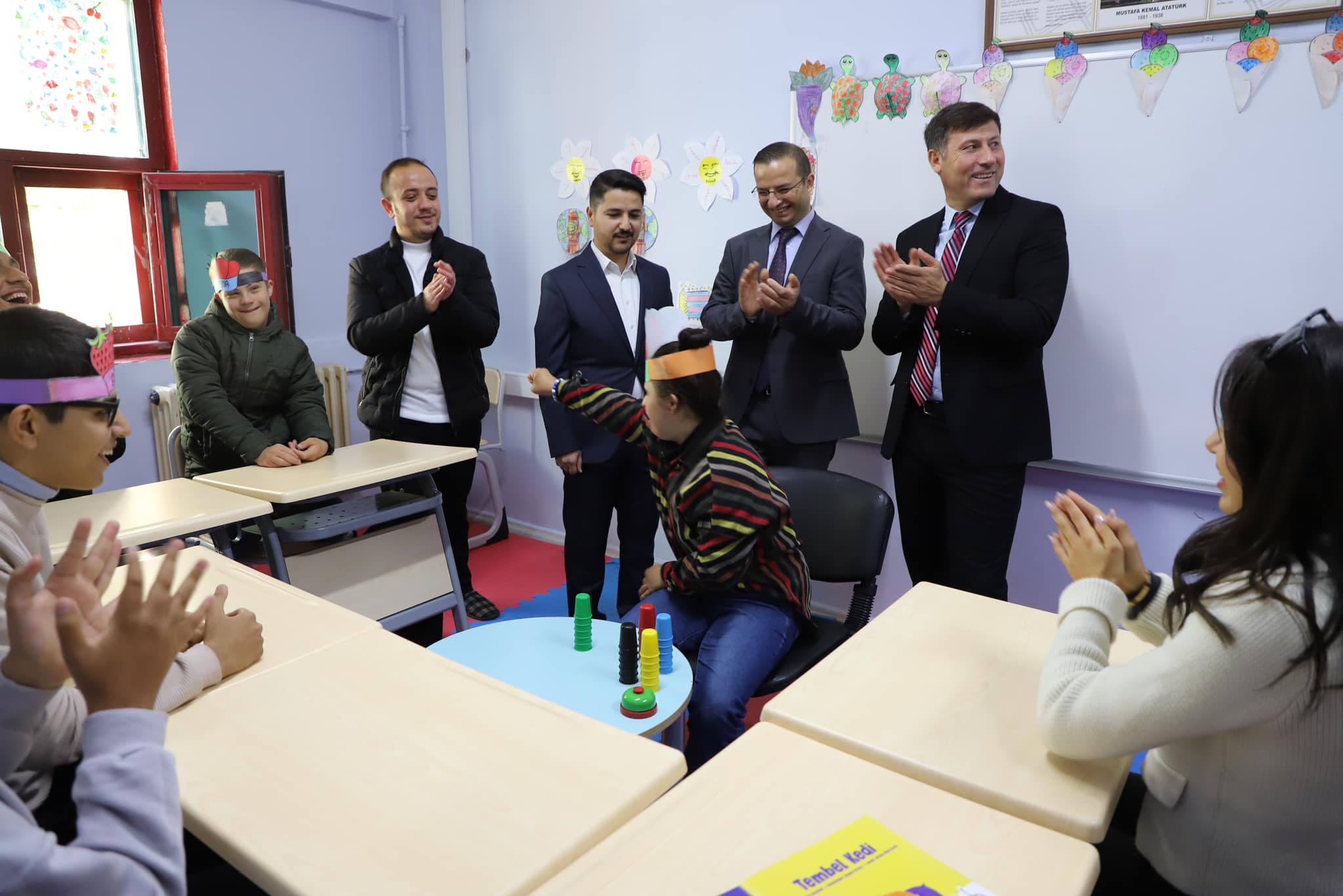 cizre-kaymakami-baycar-ozel-cocuklarla-bir-araya-geldi-5.jpg