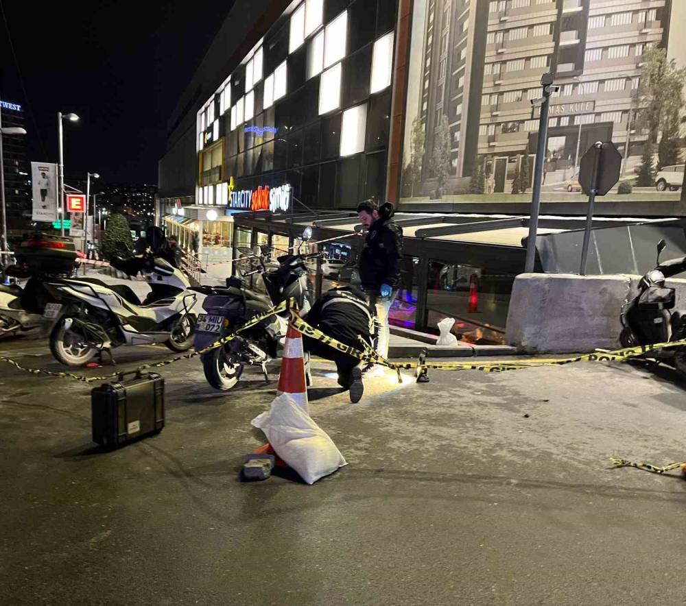 Bahçelievler’de AVM önünde silahlı saldırı: 1 kişi yaralandı