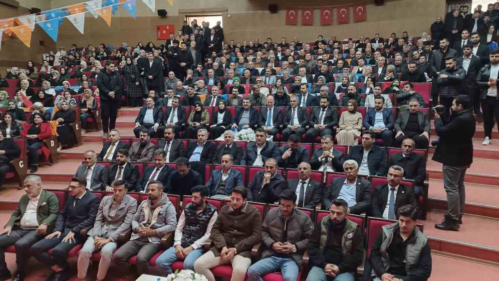 Batman’da CHP’den istifa eden 514 kişi AK Parti’ye katıldı