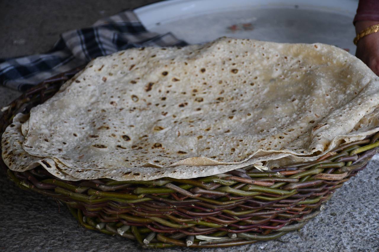 uludere-ekmek-pisiren-kadin-1.jpg