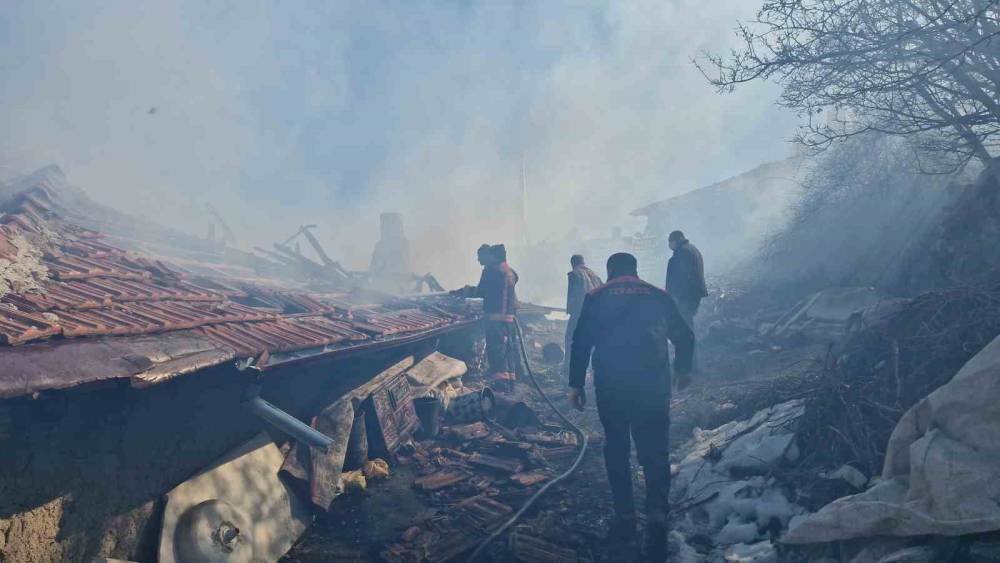 Çorum’un Alaca ilçesinde tandır yangını