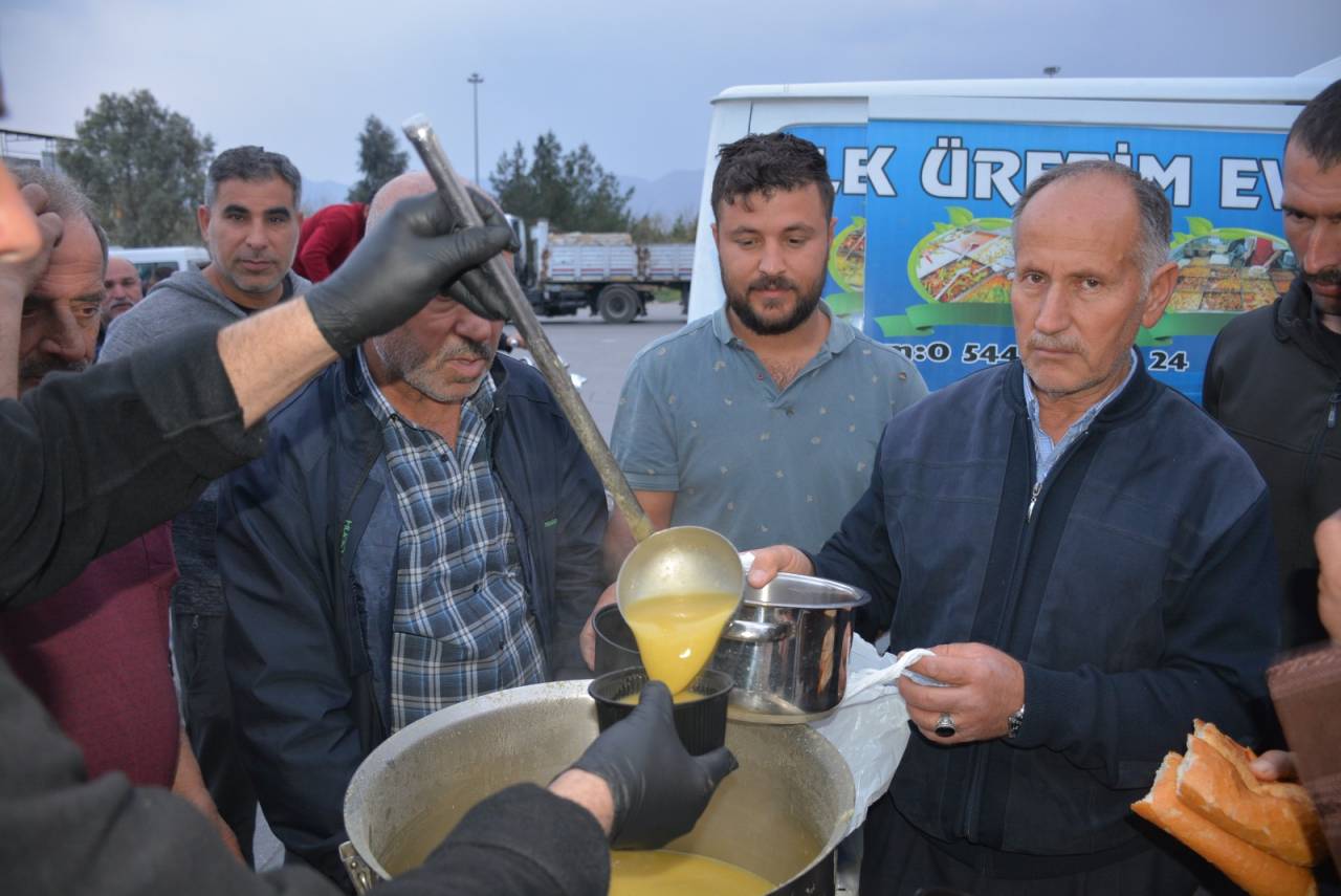 silopi-tir-parkinda-soforlere-corba-ikrami-3.jpeg