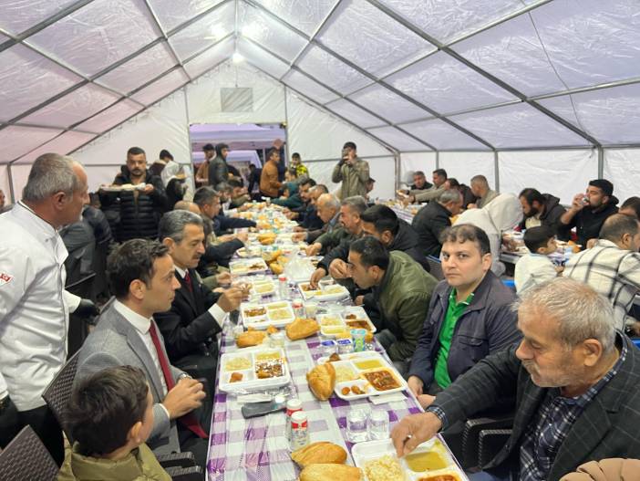 vali-silopi-iftar-4.jpg