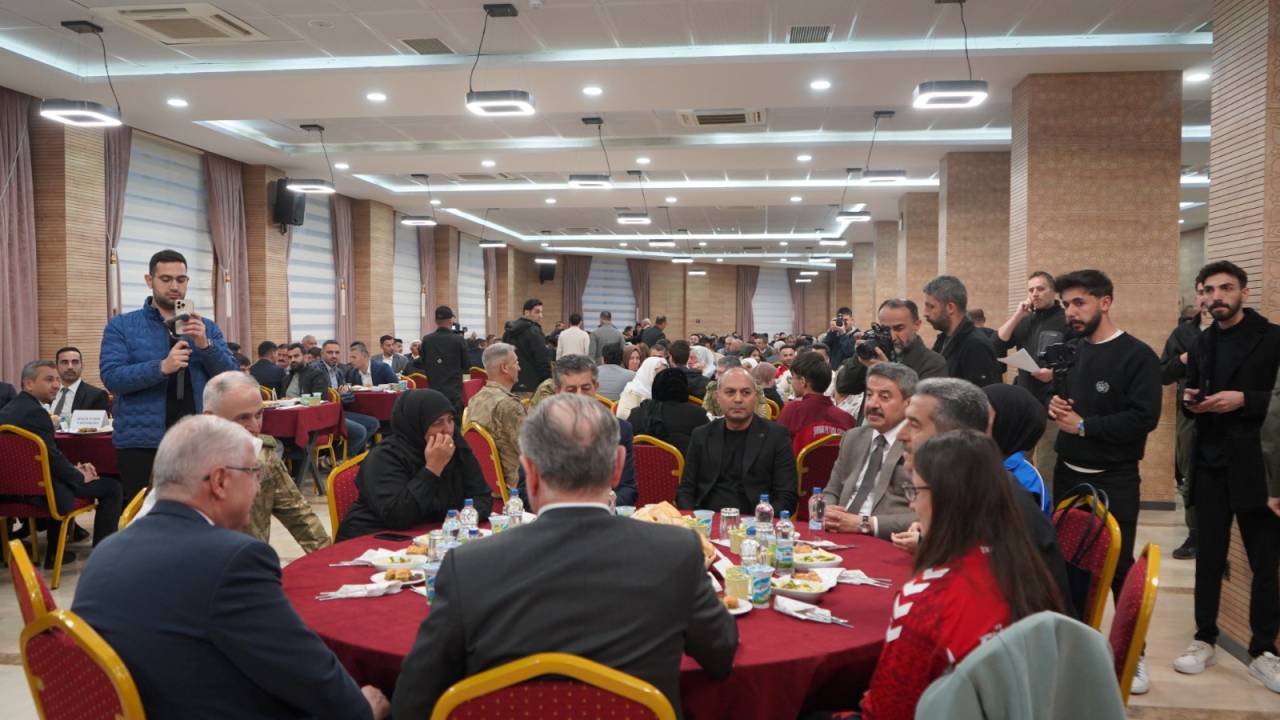 bakanlar-sirnak-iftar-ve-aciklama-3.jpeg