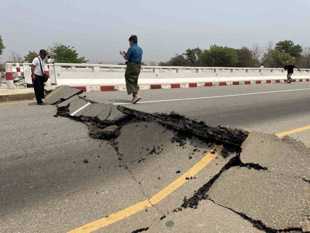 Myanmar’da 7.7 ve 6.4 büyüklüğünde deprem