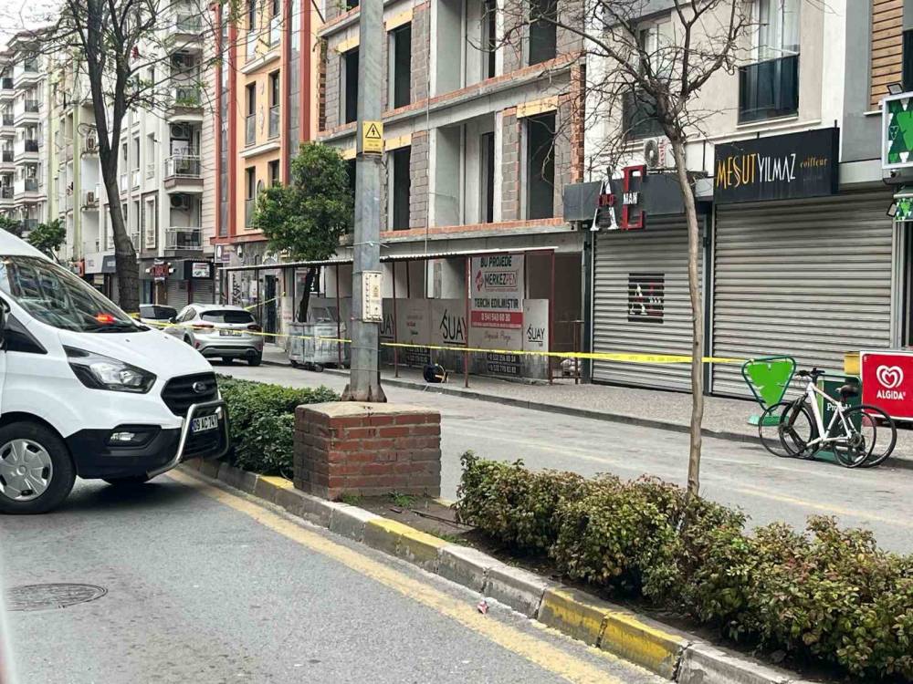 Şüpheli paket fünye ile patlatıldı