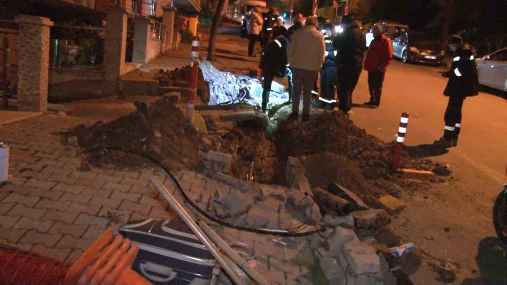 Şişli’de elektrik kablolarında meydana gelen patlamalar vatandaşları isyan ettirdi