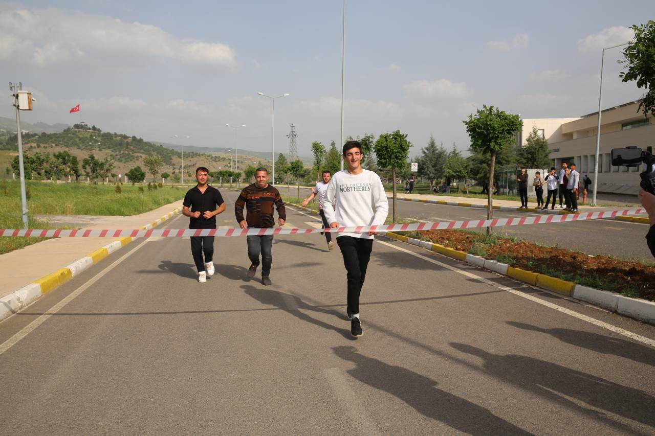 sirnak-universitesinde-ilk-kez-kampus-kosusu-duzenlendi-7.jpg