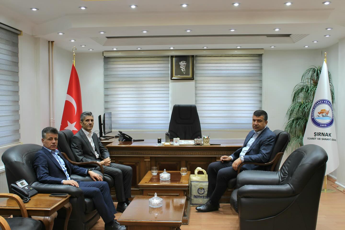 hizmet-is-sendikasi-baskani-uysal-sirnak-tso-baskani-gelis-ile-gorustu-1.jpg