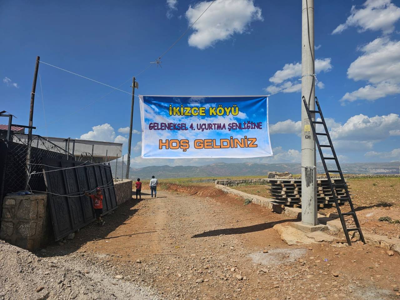 ikizce-koyunde-4-ucurtma-senligi-renkli-goruntulerle-gerceklesti-1.jpeg