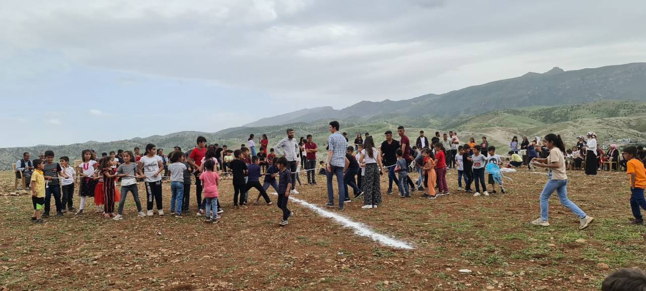ikizce-koyunde-4-ucurtma-senligi-renkli-goruntulerle-gerceklesti-3.jpeg