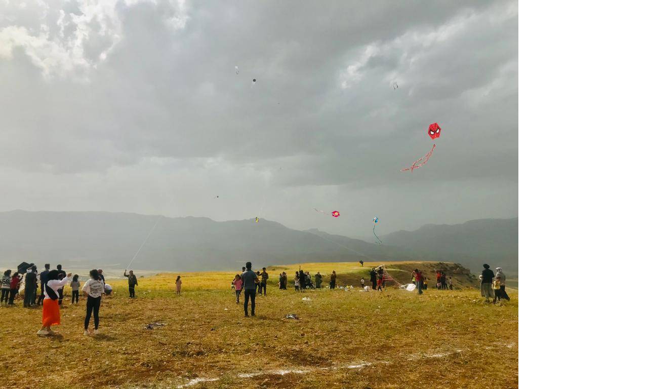 ikizce-koyunde-4-ucurtma-senligi-renkli-goruntulerle-gerceklesti-4.jpeg
