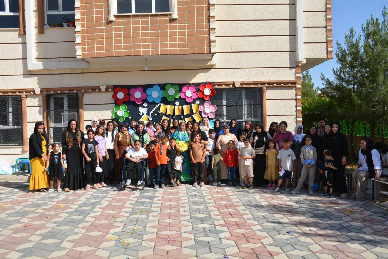 silopili-ozel-cocuklardan-annelerine-unutulmaz-bir-hediye-1.jpeg