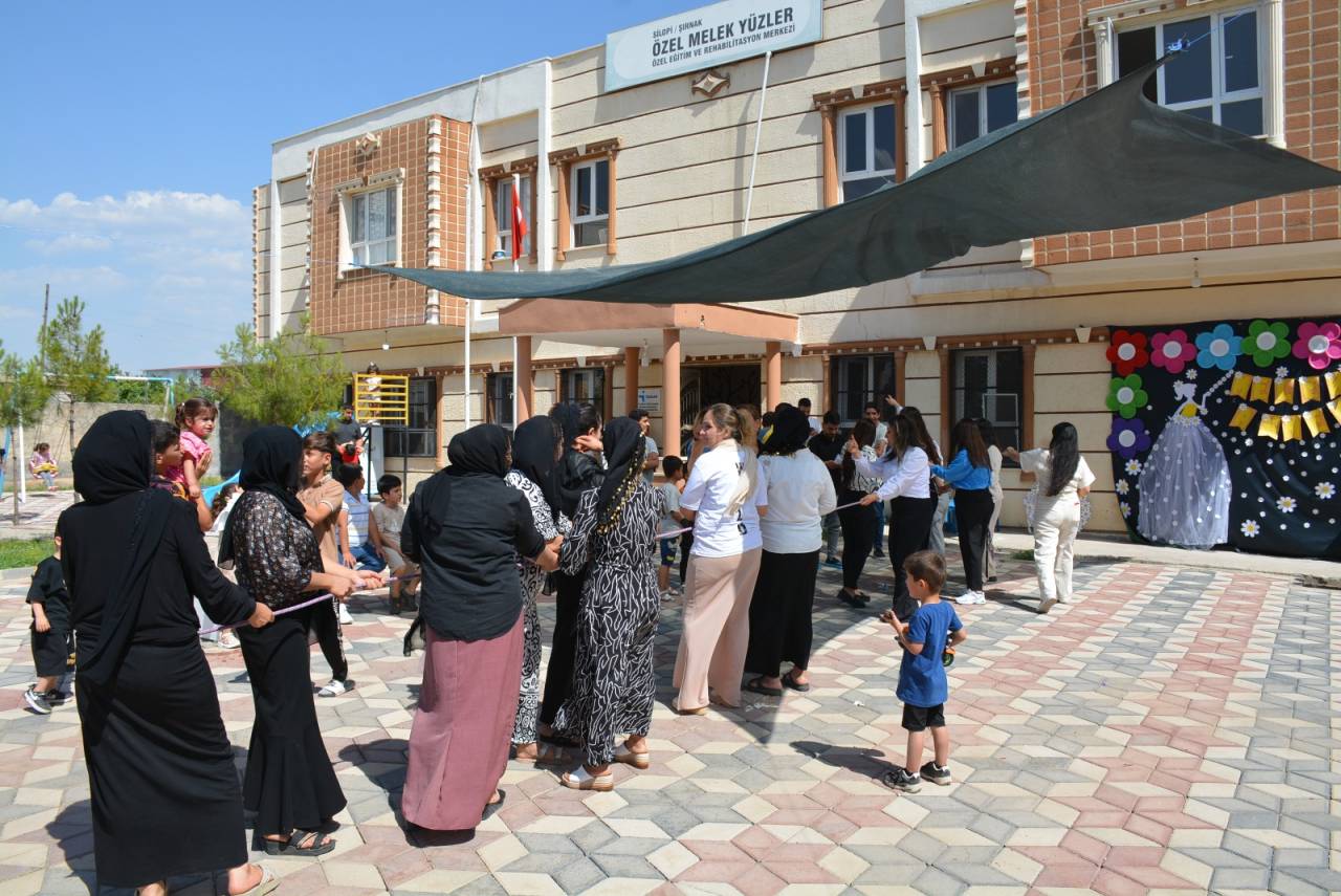 silopili-ozel-cocuklardan-annelerine-unutulmaz-bir-hediye-4.jpeg