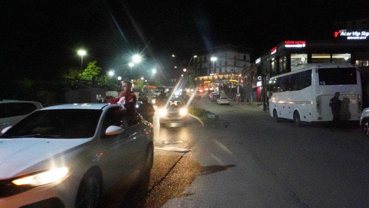 galatasaray-sampiyon-sirnak-ayakta-9.jpeg