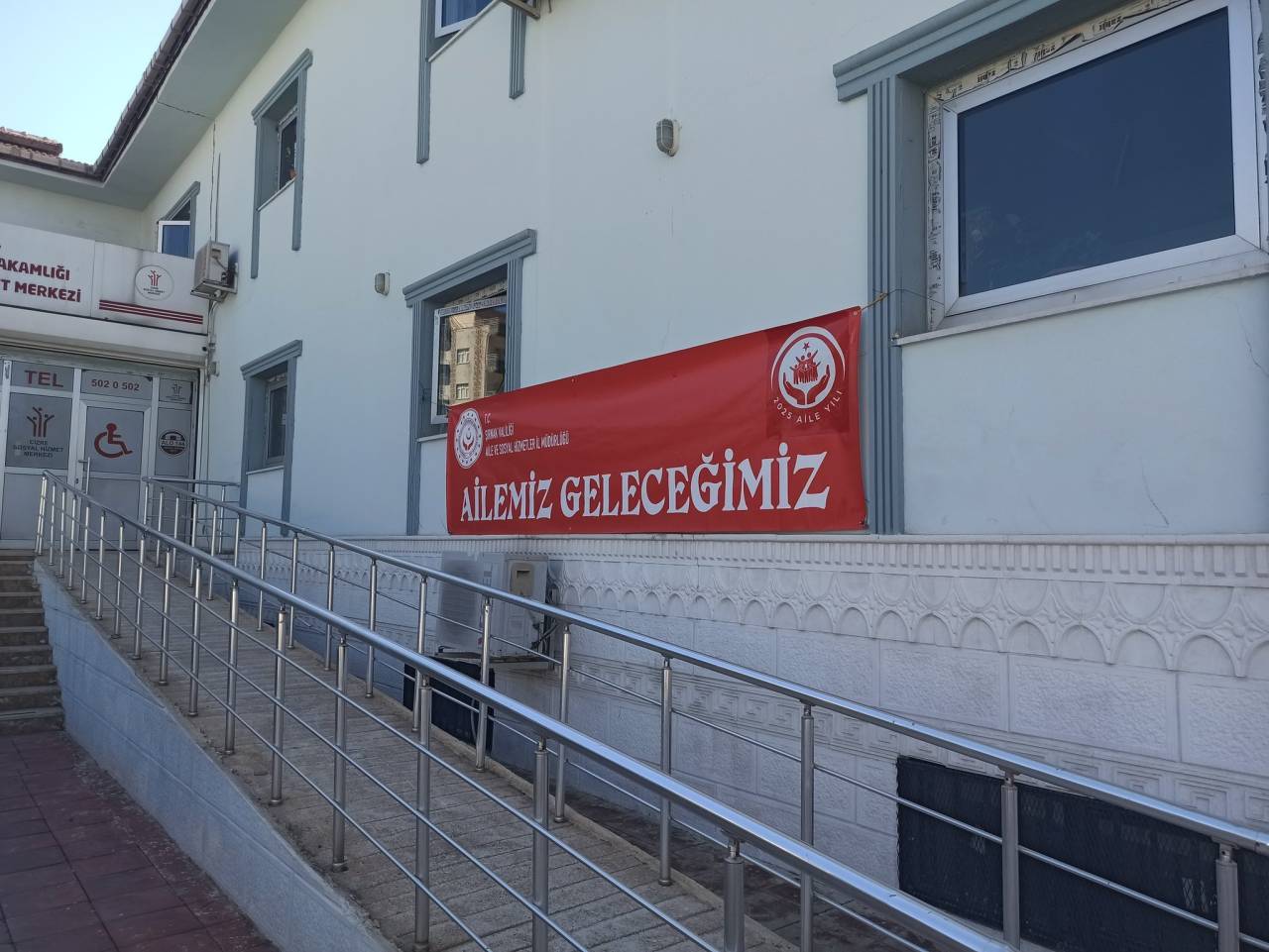 cizrede-ailenin-tasiyicisi-olarak-kadin-konulu-soylesi-duzenlendi4.jpg