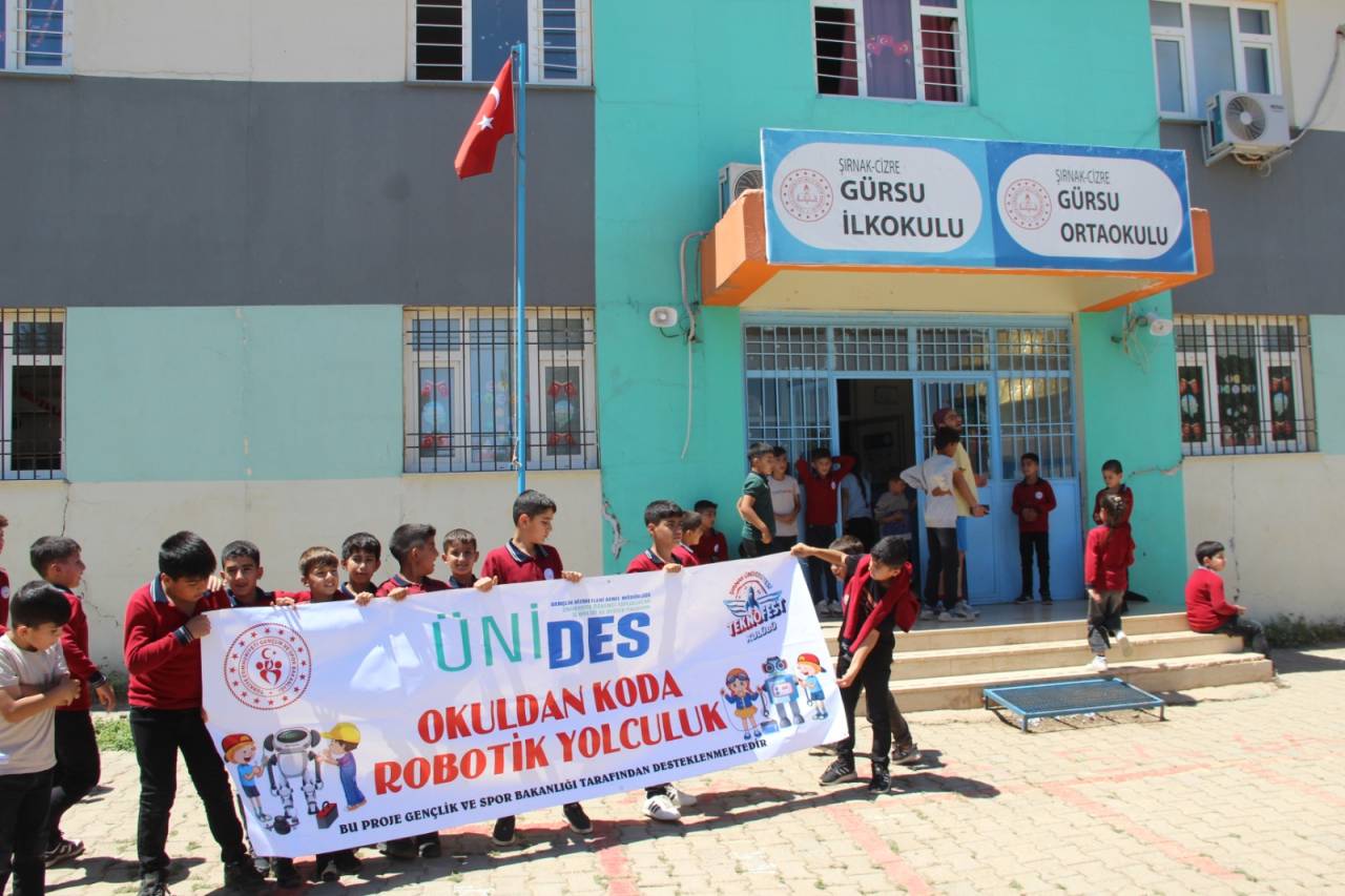 rnakin-koy-okullarinda-teknoloji-ruzgari-1.jpeg