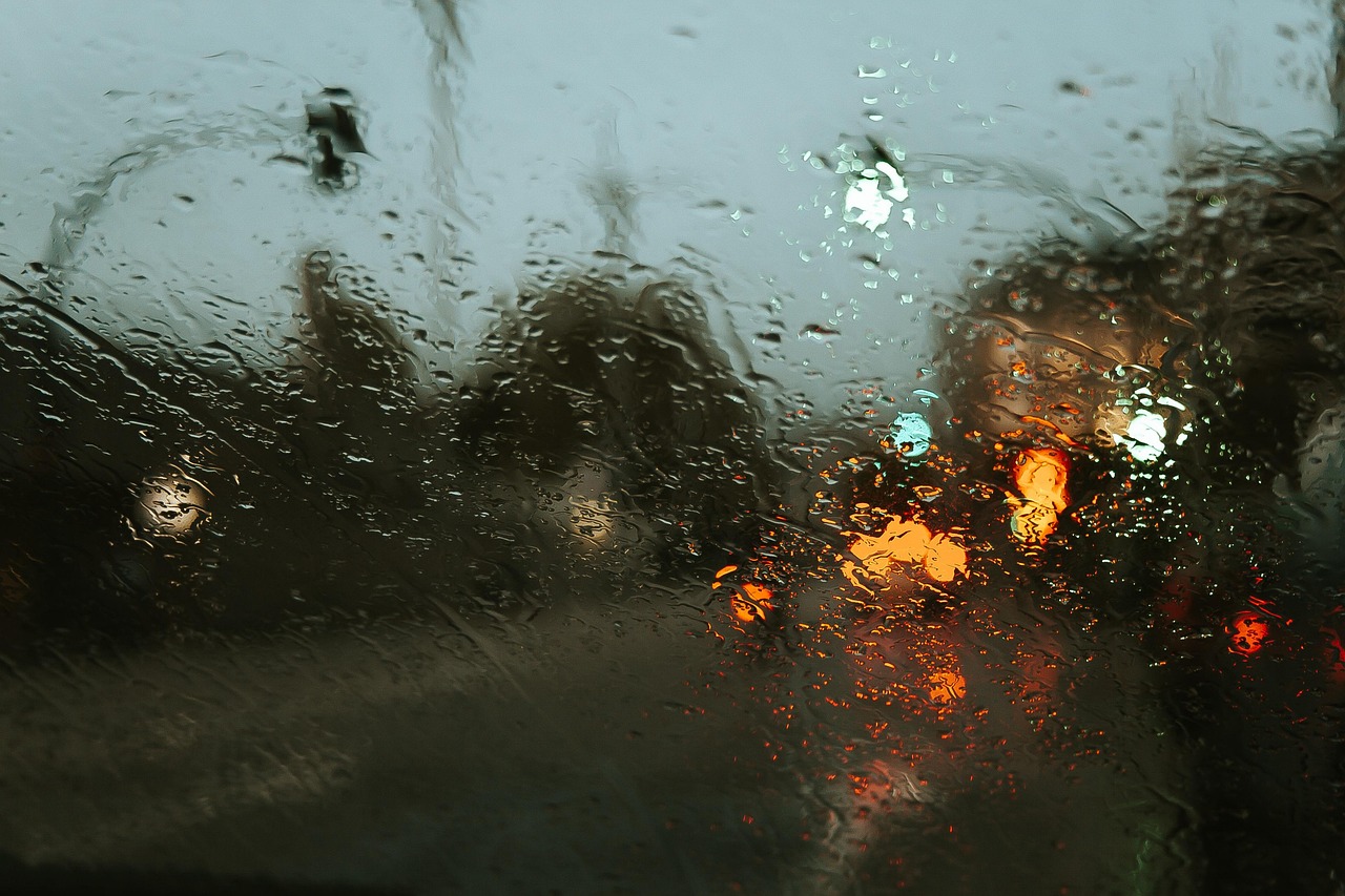 windshield-5366584-1280.jpg