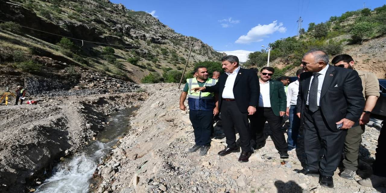 vekil-tatar-uludere-yol-calismalarini-yerinde-inceledi-1.jpeg
