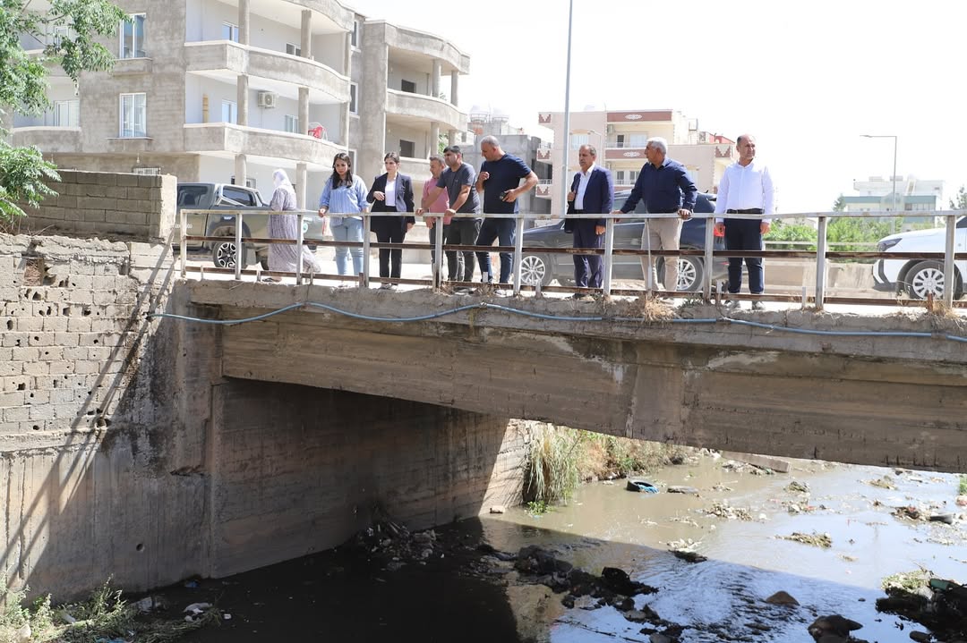 es-baskanimiz-jiyan-ormanli-celal-deresindeki-temizlik-calismalarini-denetledi-celal-deresinde-85-personel-6-is-makinesi-ve-3-hafriyat-kamyonuyla-yurutulen-temizlik-calismalari-devam-ediyor-es-baskanimiz-j-6.jpg