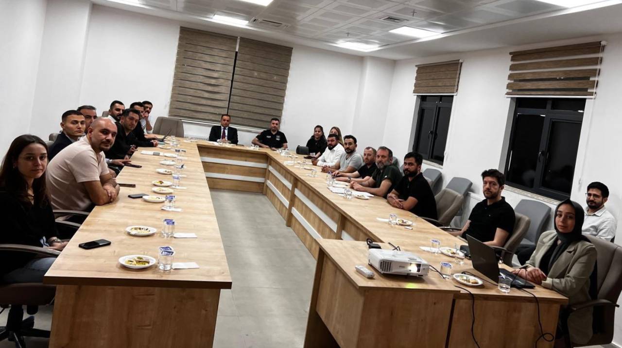 sirnakta-hasta-sevk-surecleri-icin-onemli-toplanti3.jpg